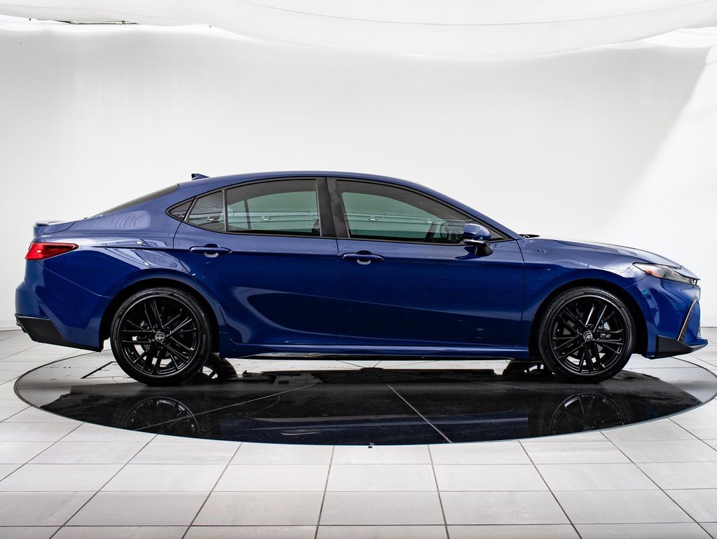 Used 2025 Toyota Camry SE image 11