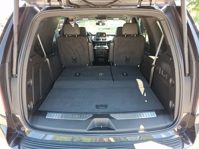 Used 2024 Chevrolet Tahoe Z71 w/ Luxury Package AWD/4WD image 33