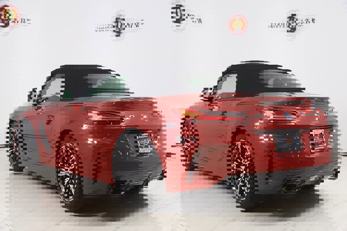 Used 2022 BMW Z4 M40i w/ Premium Package image 4