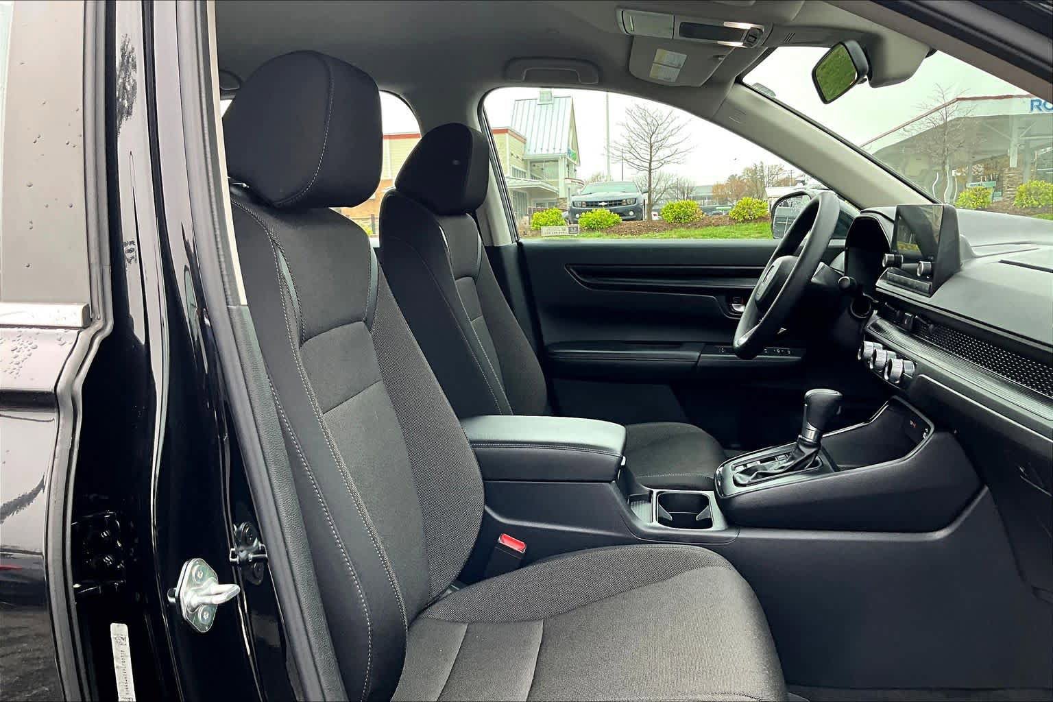 Used 2023 Honda CR-V LX image 9
