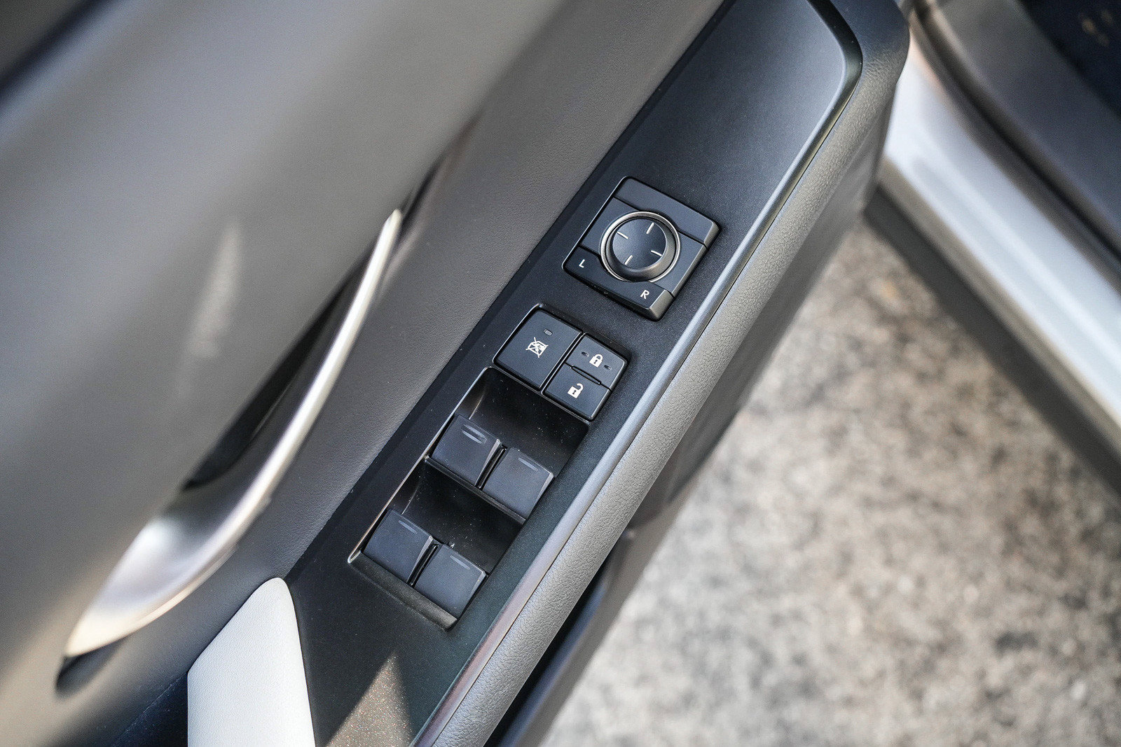 Used 2021 Lexus UX 200 w/ Accessory Package (Z2) FWD image 20