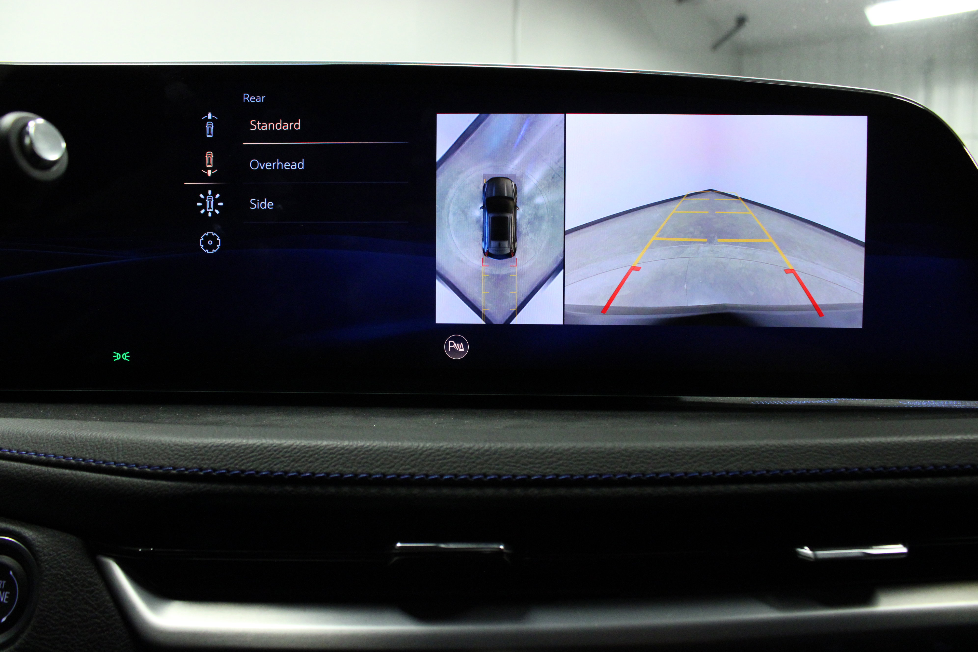 Used 2025 Cadillac XT4 Sport image 28