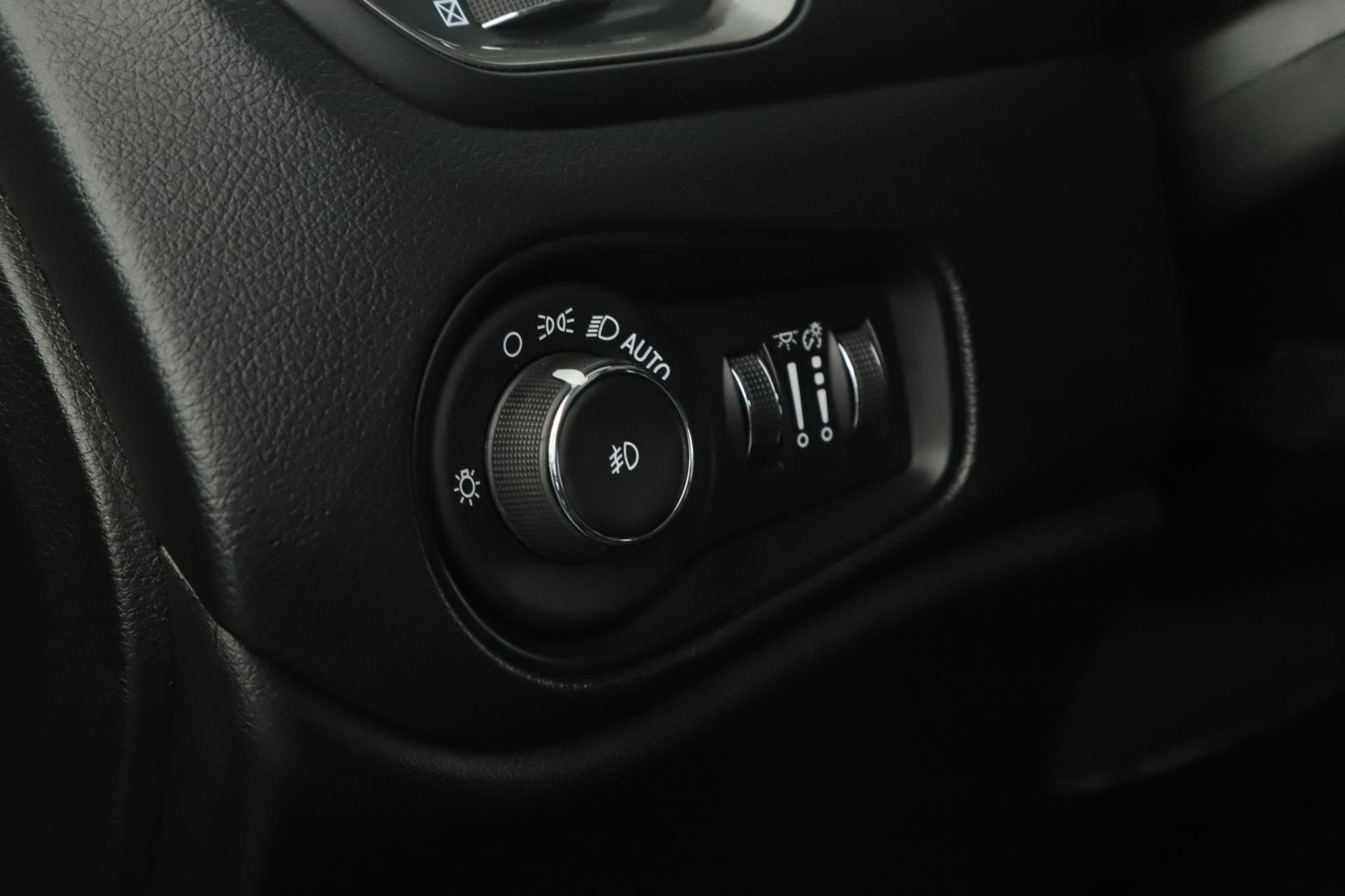 Used 2023 Jeep Renegade Limited w/ Sun/Sound Group image 10