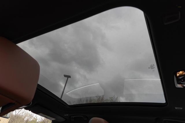 Certified 2024 BMW 530i xDrive w/ Premium Package image 28