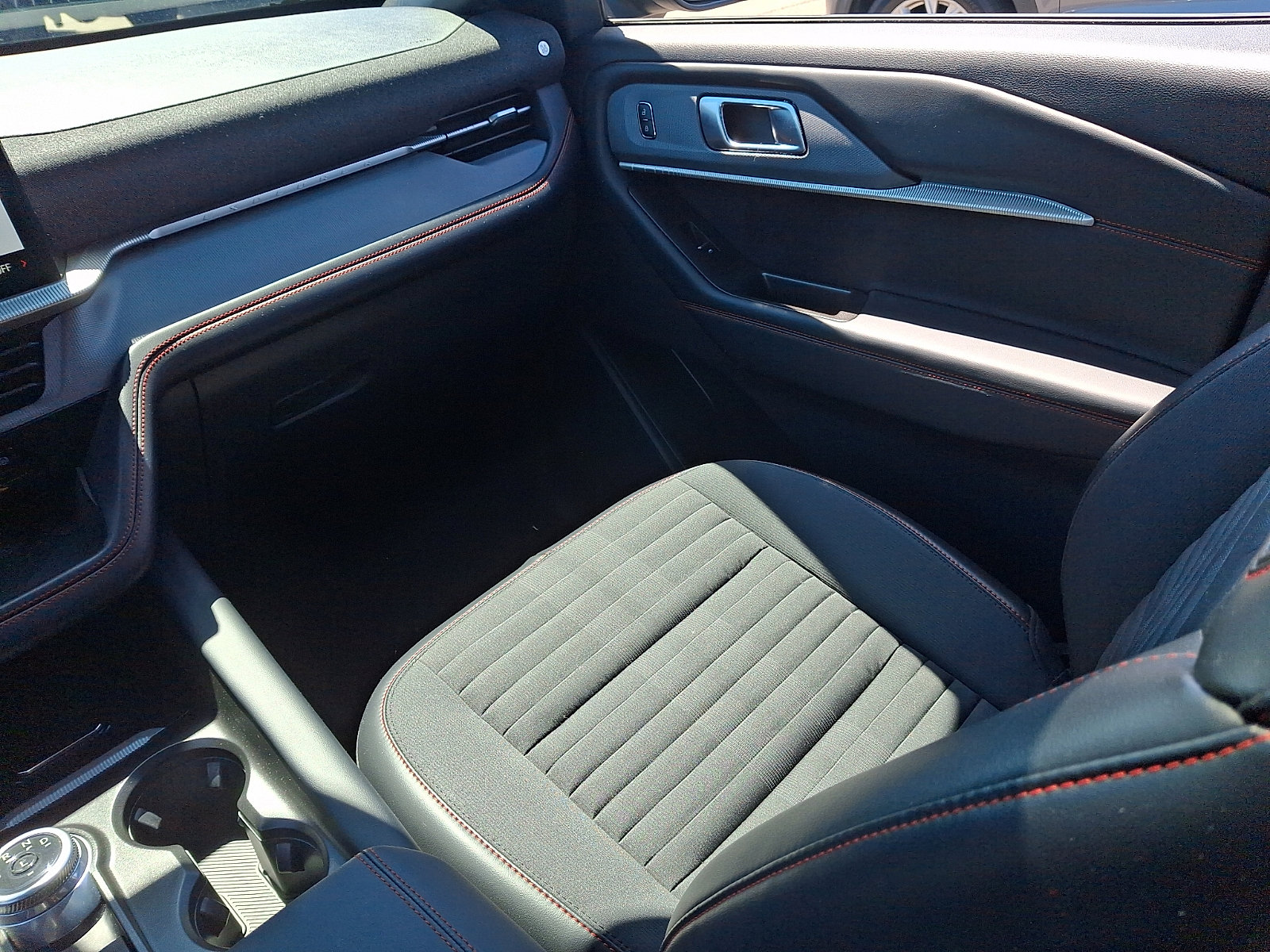 Used 2025 Ford Explorer ST-Line AWD/4WD image 15