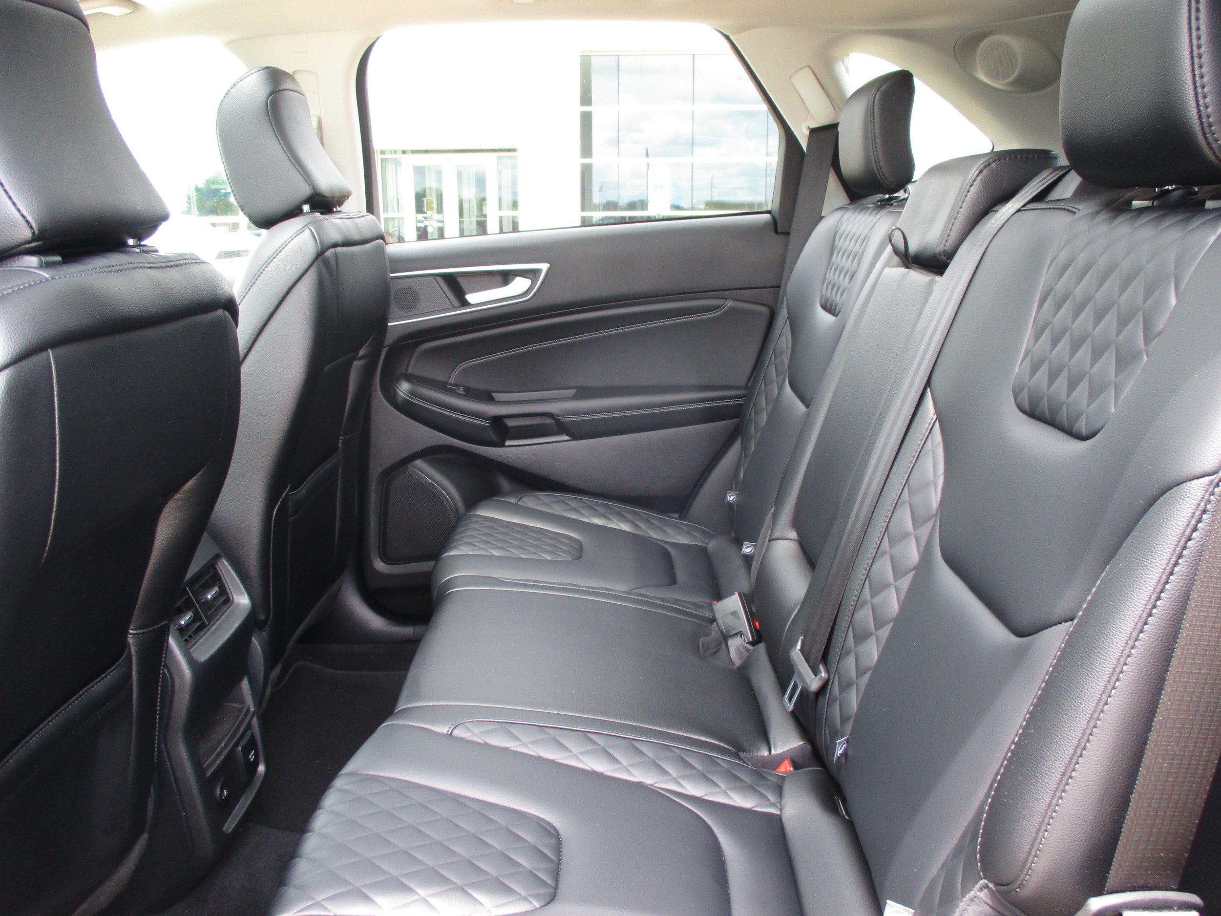Used 2024 Ford Edge Titanium AWD/4WD image 38