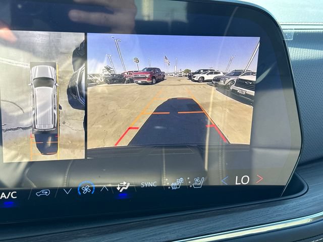 New 2026 Chevrolet Suburban Premier RWD image 19
