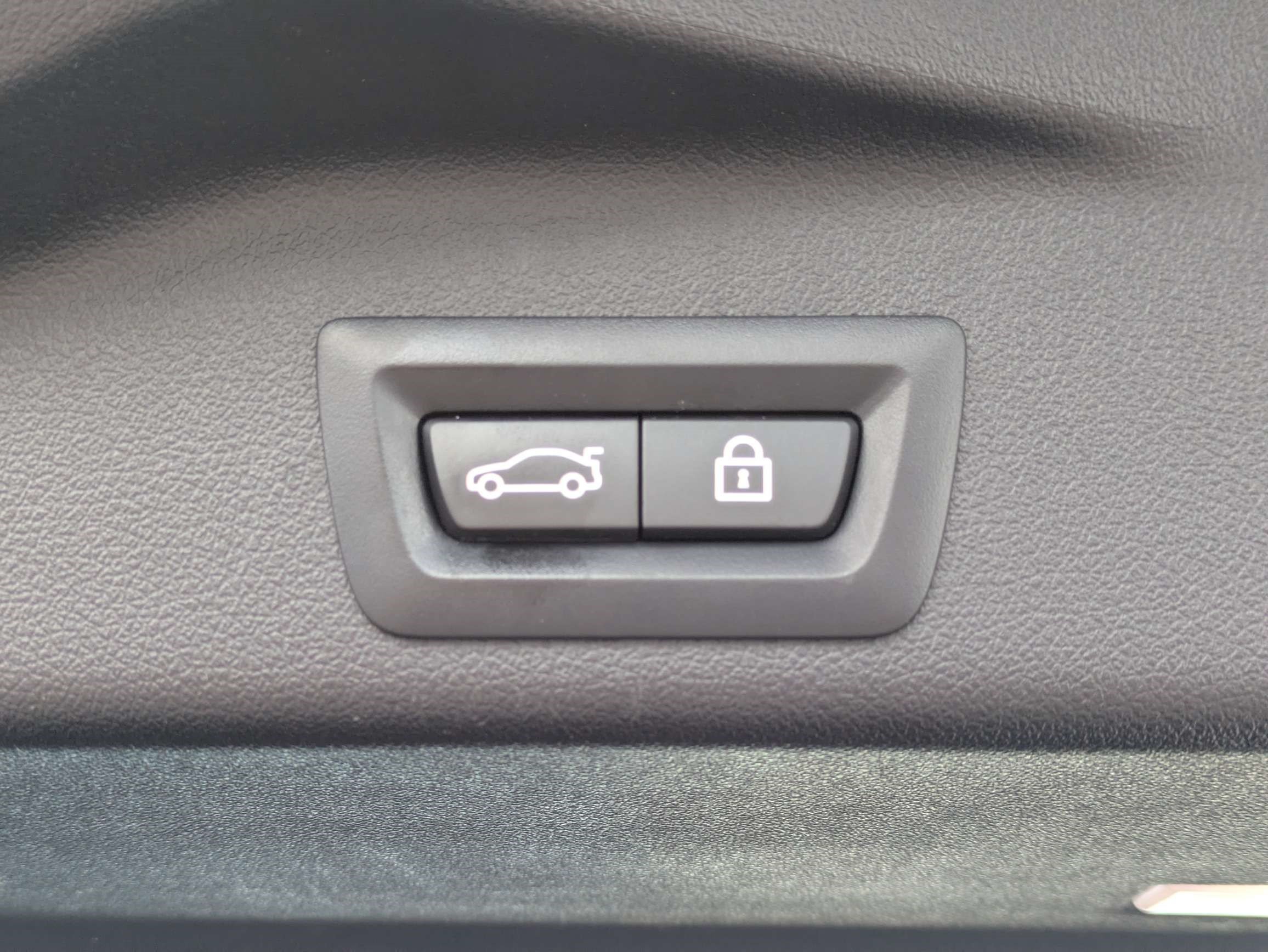 Used 2021 BMW X5 sDrive40i w/ M Sport Package RWD image 13