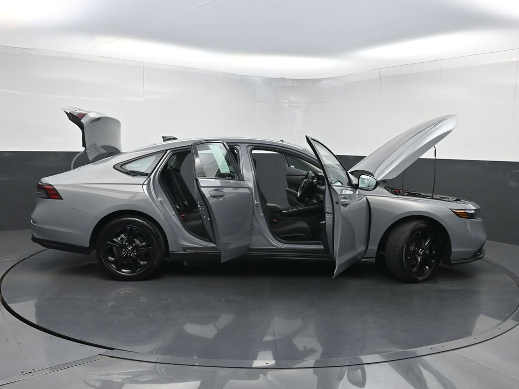 Used 2025 Honda Accord SE image 33