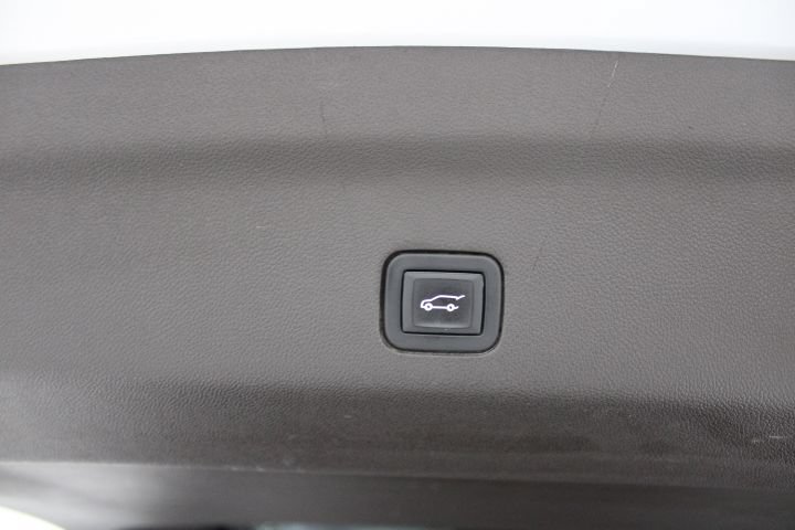 Used 2021 GMC Yukon SLT w/ SLT Premium Package AWD/4WD image 16