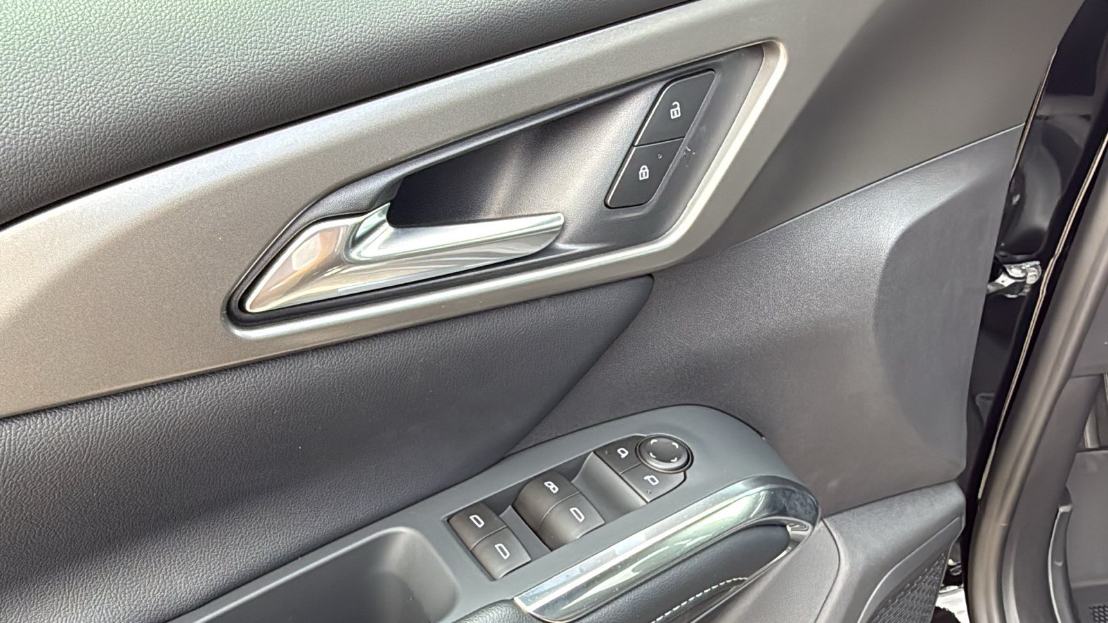 New 2026 Chevrolet Traverse LT w/ Driver Confidence Package FWD image 12