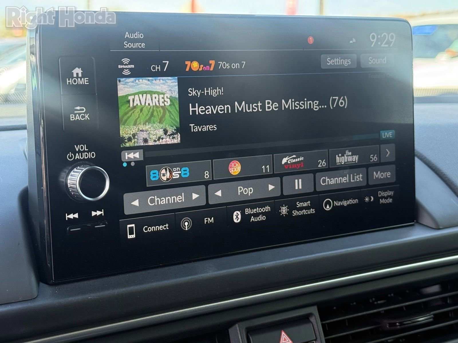 Certified 2025 Honda Pilot Touring image 21