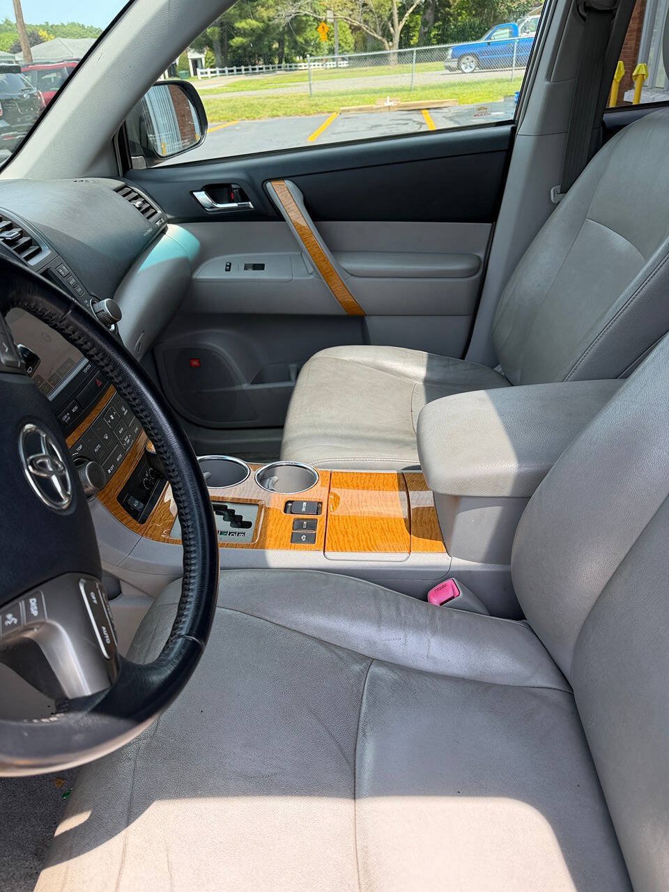 Used 2010 Toyota Highlander Limited AWD/4WD image 13