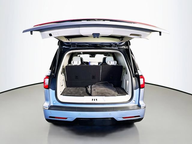 Used 2020 Lincoln Navigator Black Label w/ Cargo Convenience Package image 28