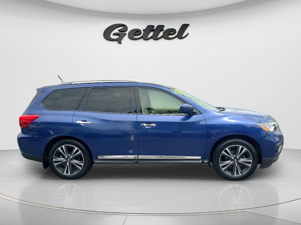 Used 2017 Nissan Pathfinder Platinum FWD image 3