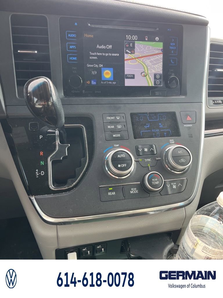 Used 2017 Toyota Sienna XLE Premium image 24