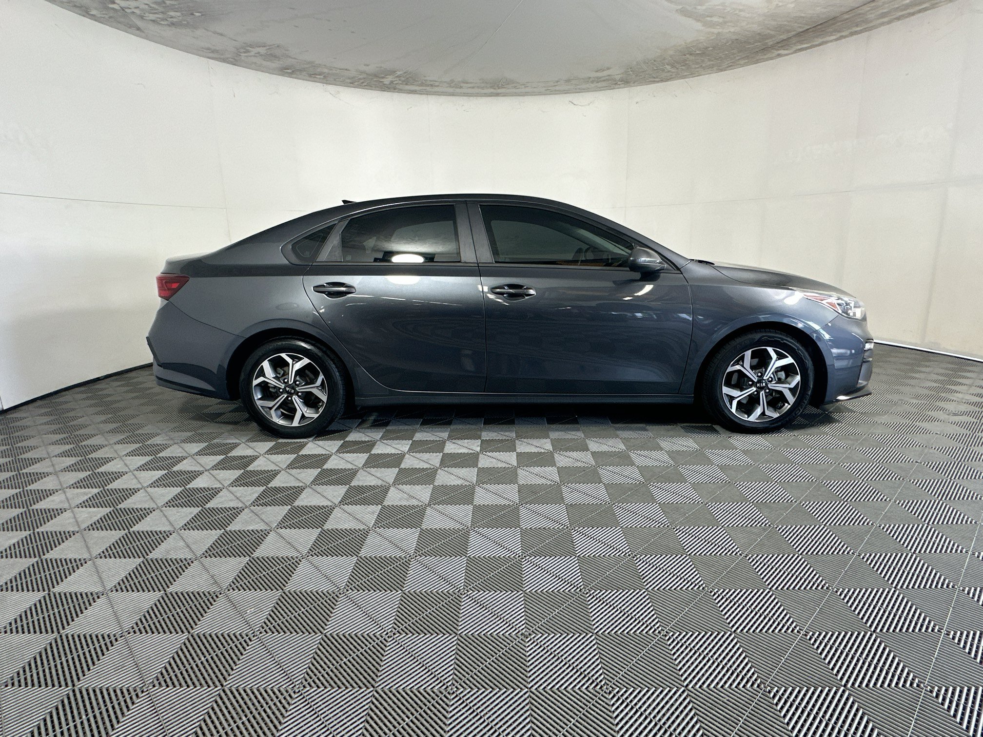 Used 2021 Kia Forte LXS FWD image 2