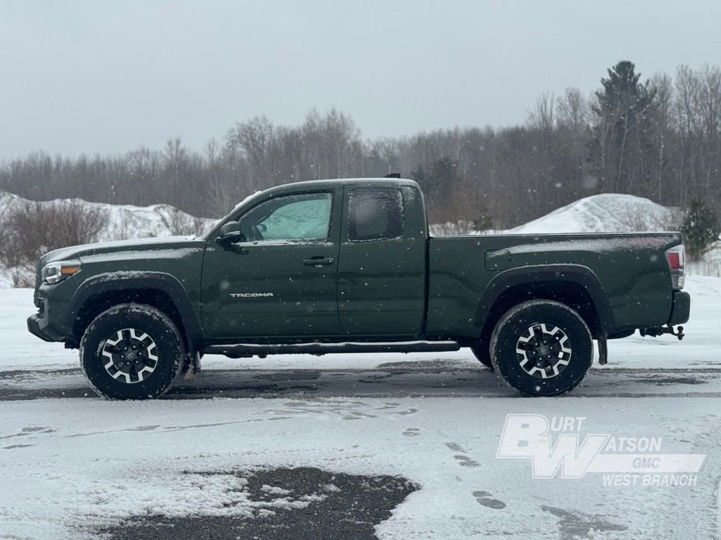 Used 2022 Toyota Tacoma TRD Off-Road w/ Technology Package image 3