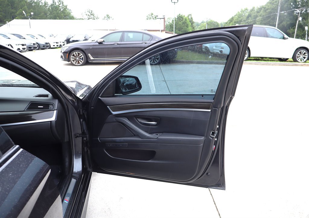 Used 2013 BMW 550i Sedan RWD image 35