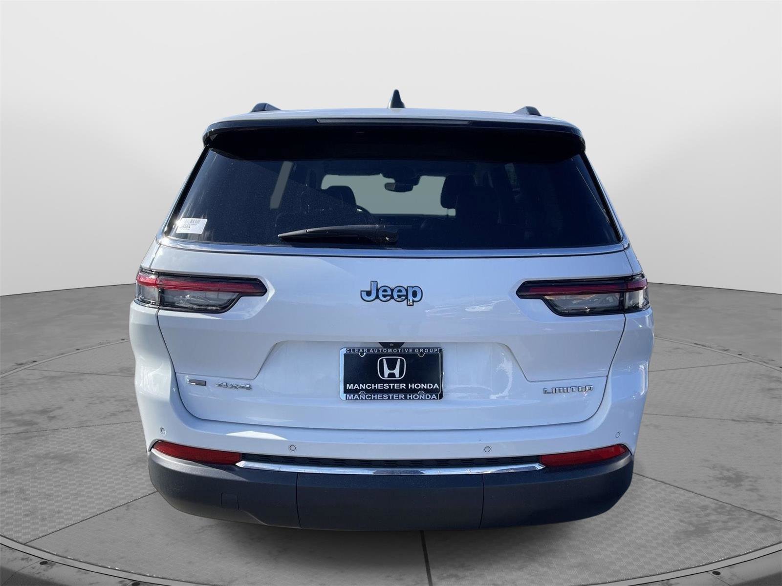 Used 2023 Jeep Grand Cherokee L Limited image 23