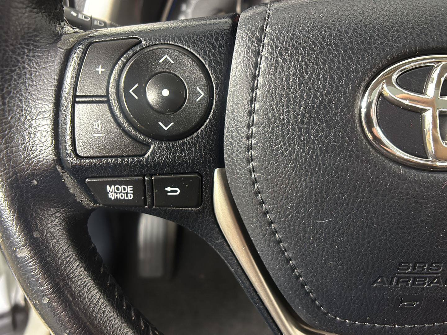 Used 2015 Toyota RAV4 Limited AWD/4WD image 31