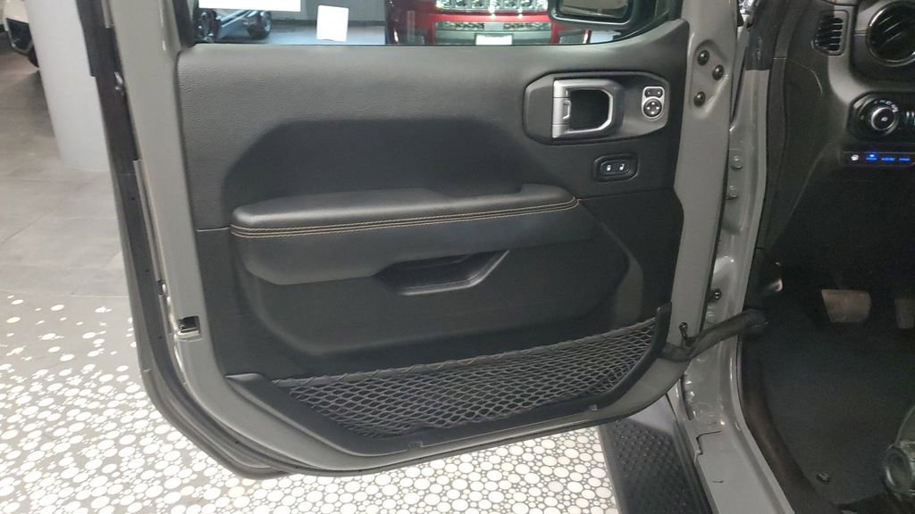 Used 2022 Jeep Wrangler Unlimited Sahara image 19