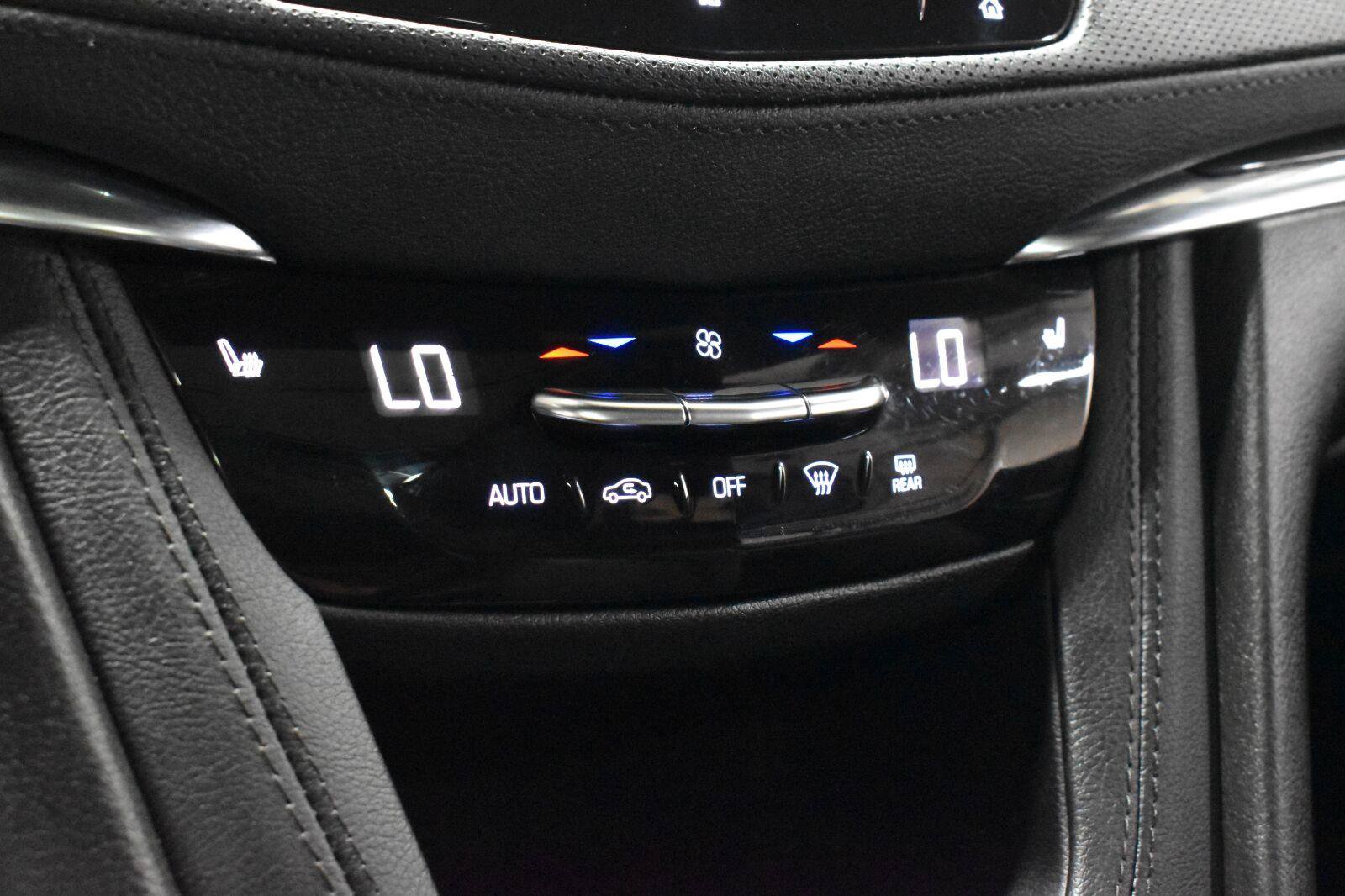 Used 2021 Cadillac XT5 Premium Luxury w/ LPO, Floor Liner Package FWD image 17