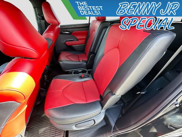 Used 2024 Toyota Highlander XSE image 23