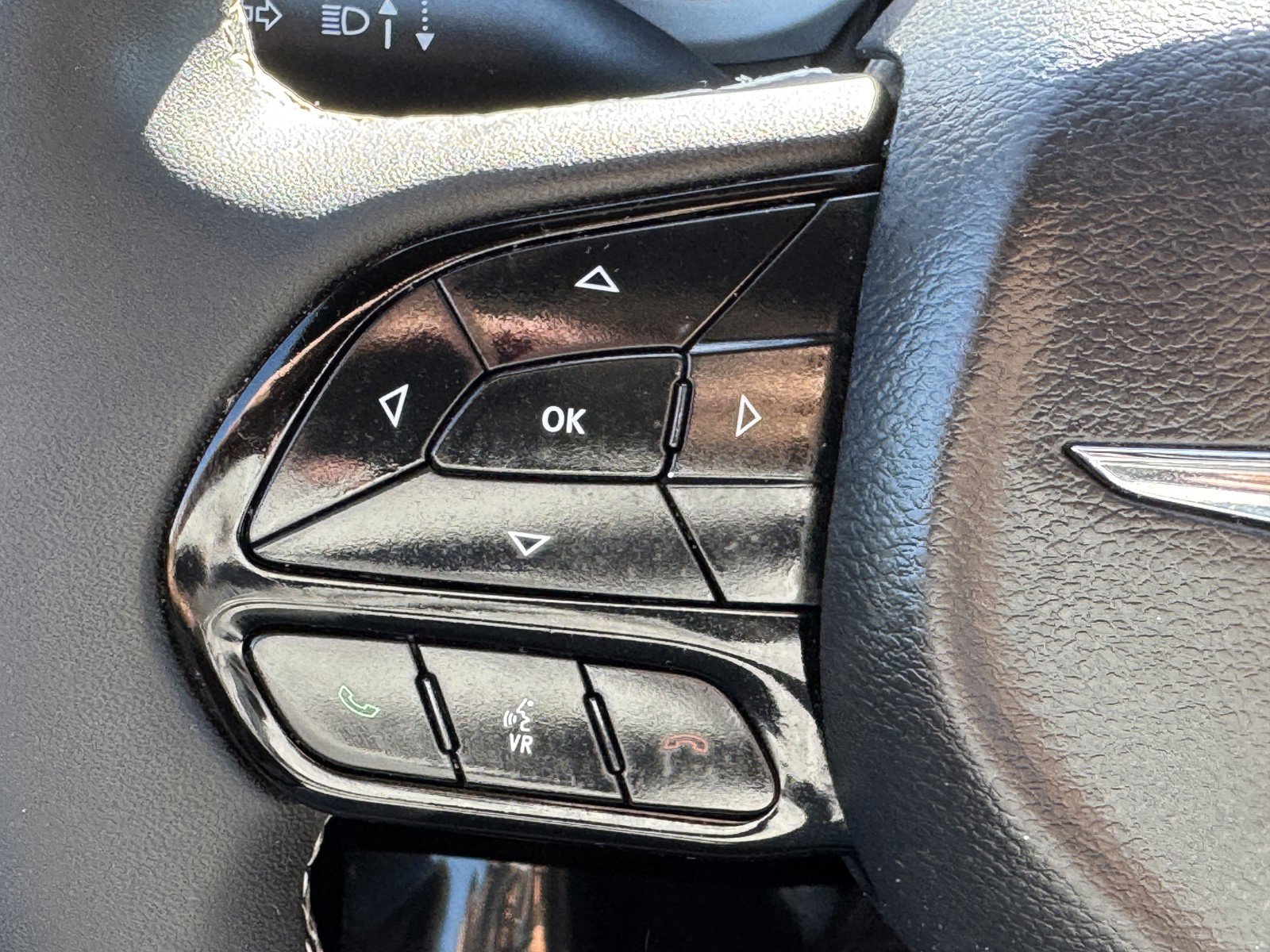 Used 2024 Chrysler Pacifica Touring image 22