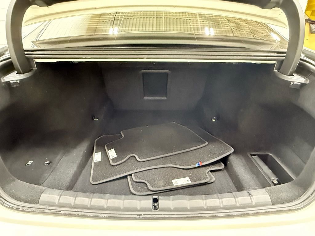 Used 2024 BMW 760i xDrive w/ Premium Package image 79