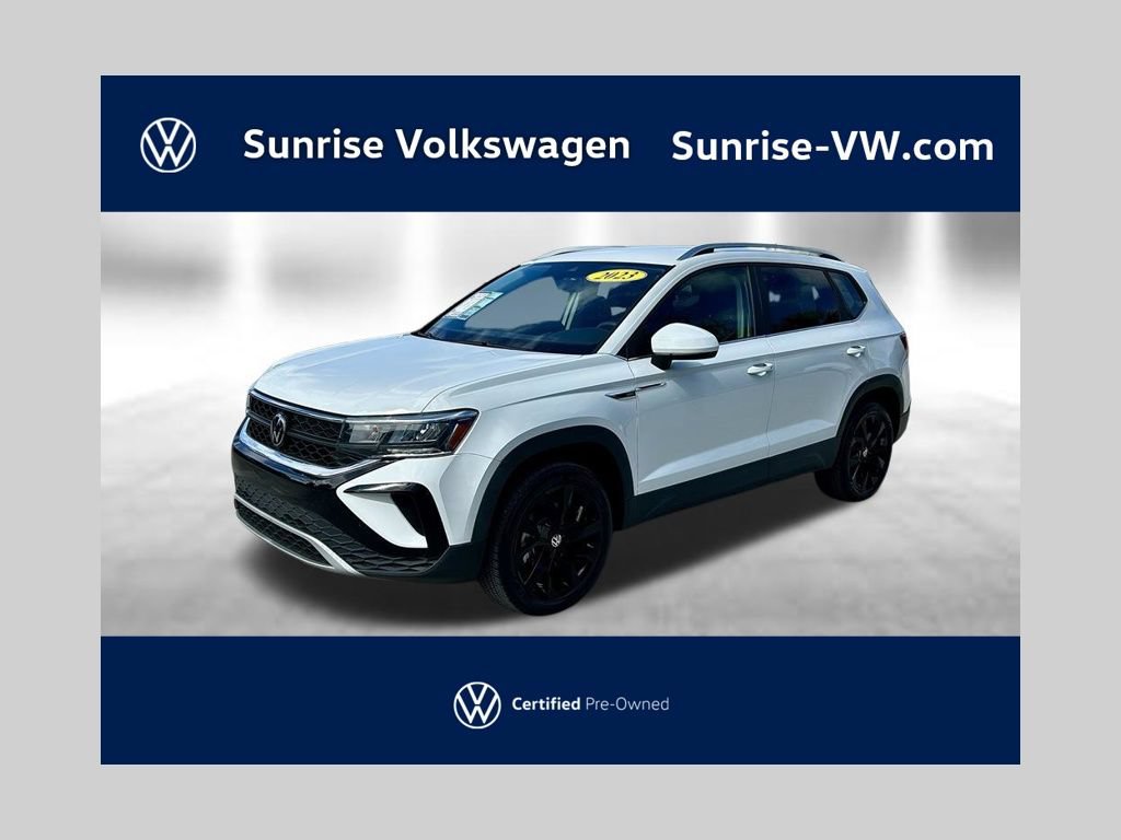 Used 2023 Volkswagen Taos SE w/ Black Wheel Package