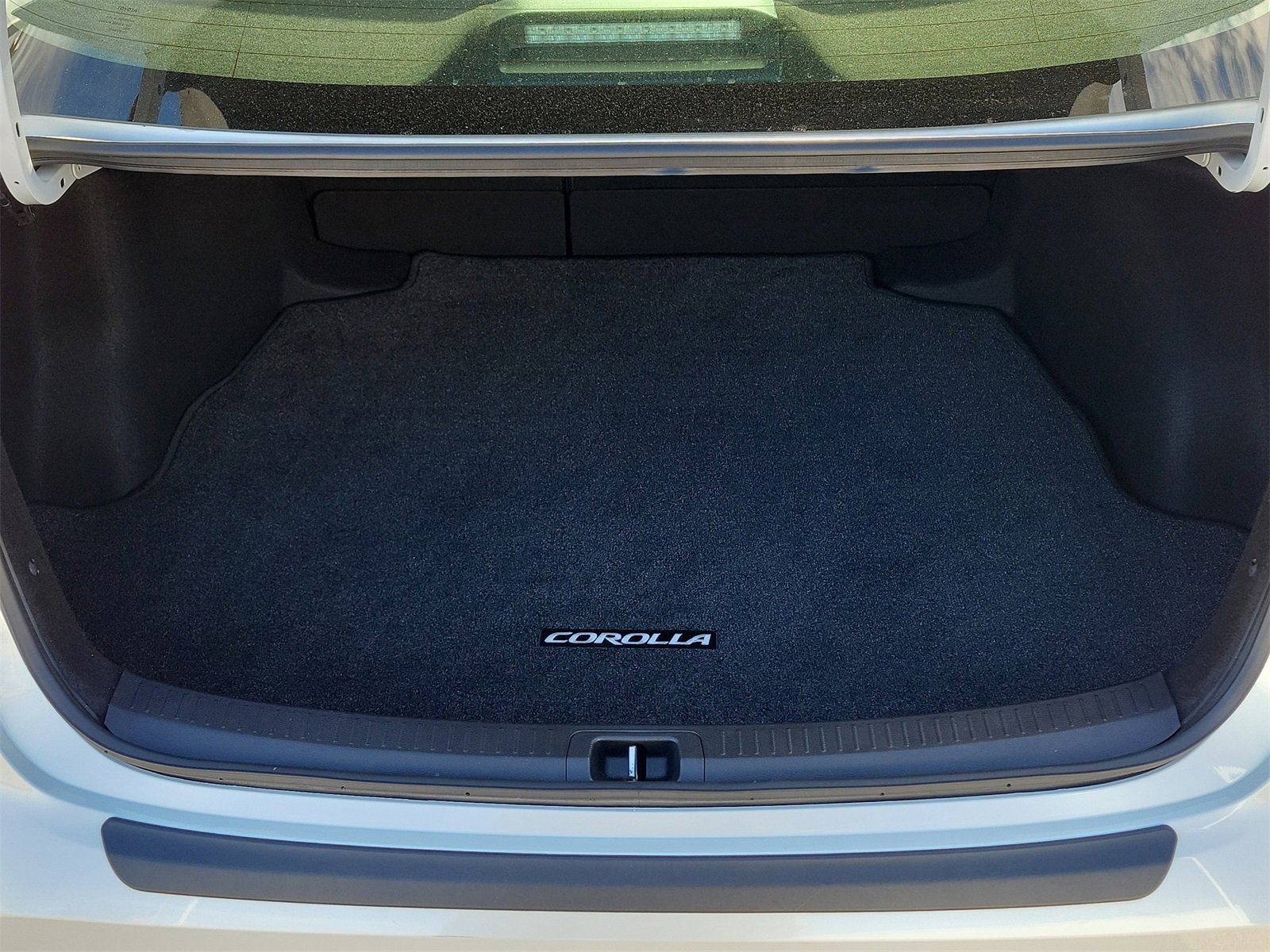 Certified 2024 Toyota Corolla LE image 9