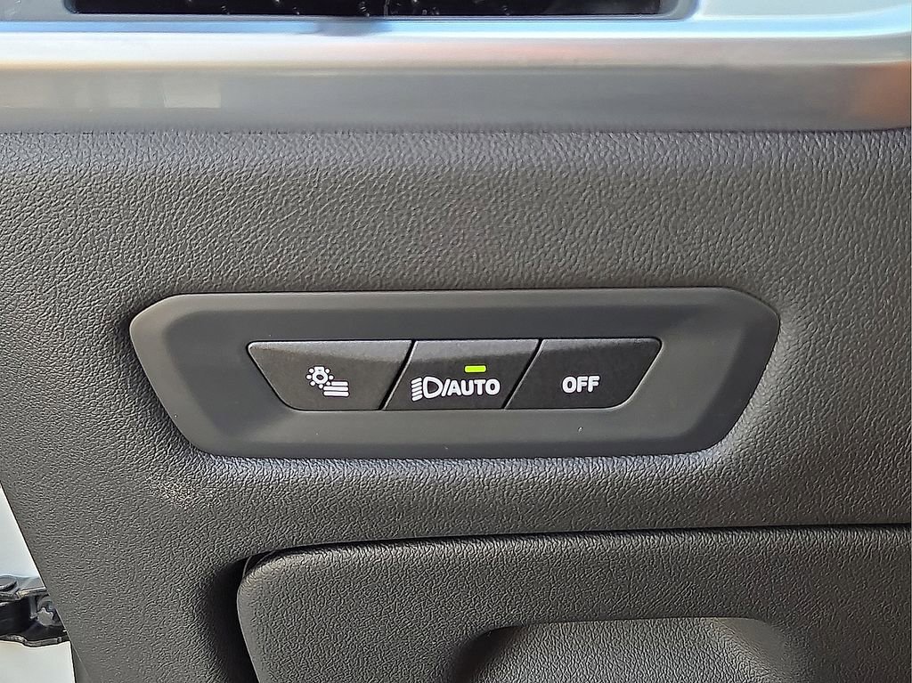 Used 2024 BMW X5 xDrive50e image 30