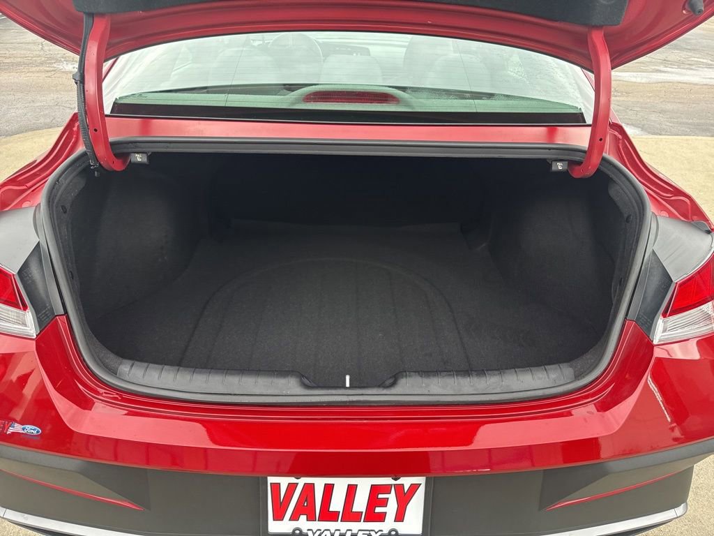 Used 2025 Hyundai Elantra Sport image 46