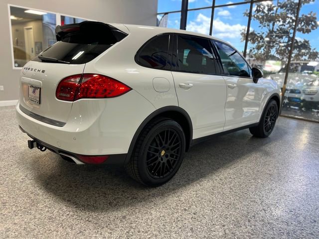Used 2014 Porsche Cayenne Diesel AWD/4WD image 9