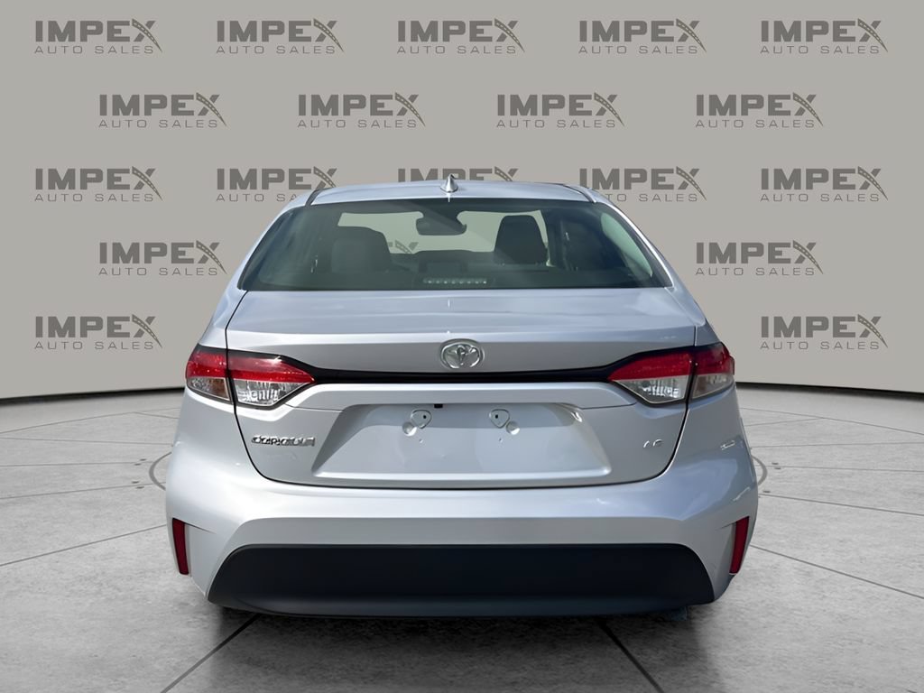Used 2024 Toyota Corolla LE FWD image 4
