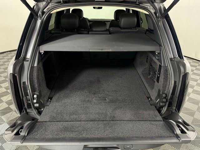 New 2025 Land Rover Range Rover SE image 17