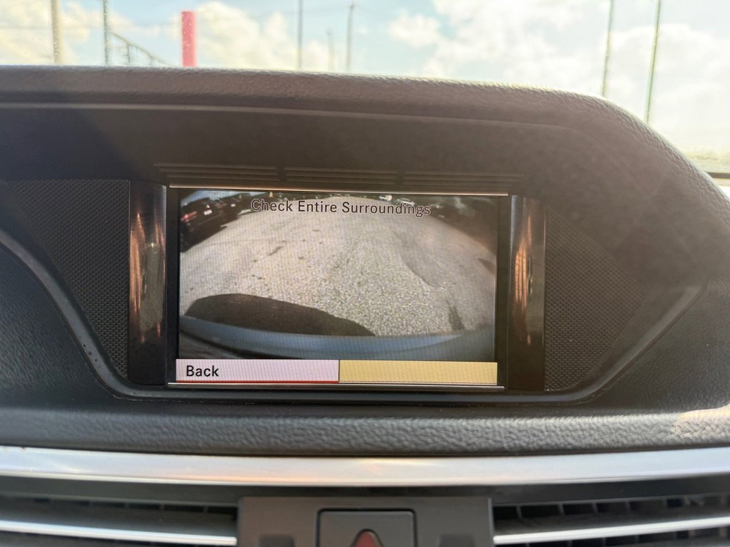 Used 2010 Mercedes-Benz E 350 4MATIC Sedan image 9