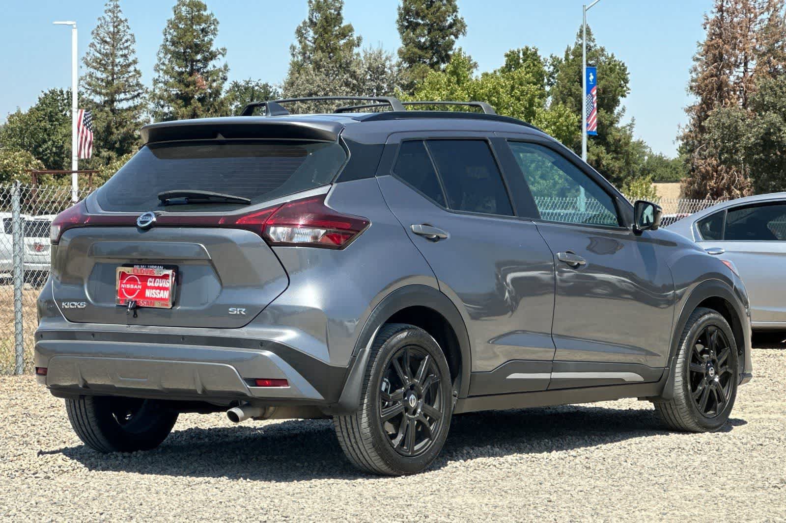 Used 2021 Nissan Kicks SR w/ Interior Electronics Package FWD image 3