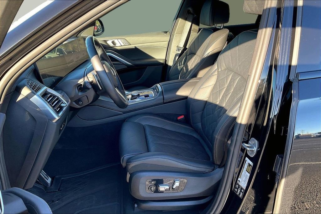 Used 2025 BMW X6 xDrive40i w/ Climate Comfort Package image 20