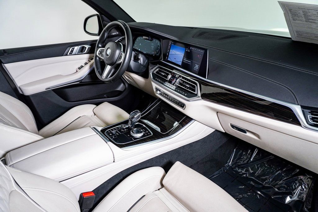 Used 2020 BMW X5 M50i w/ Executive Package image 14