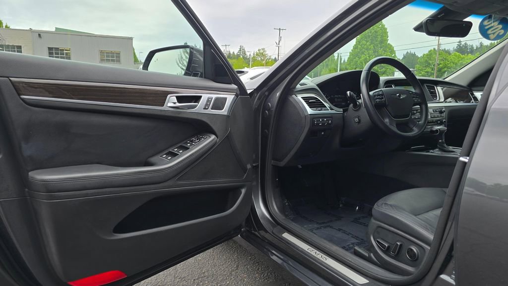 Used 2018 Genesis G80 3.8 AWD/4WD image 19