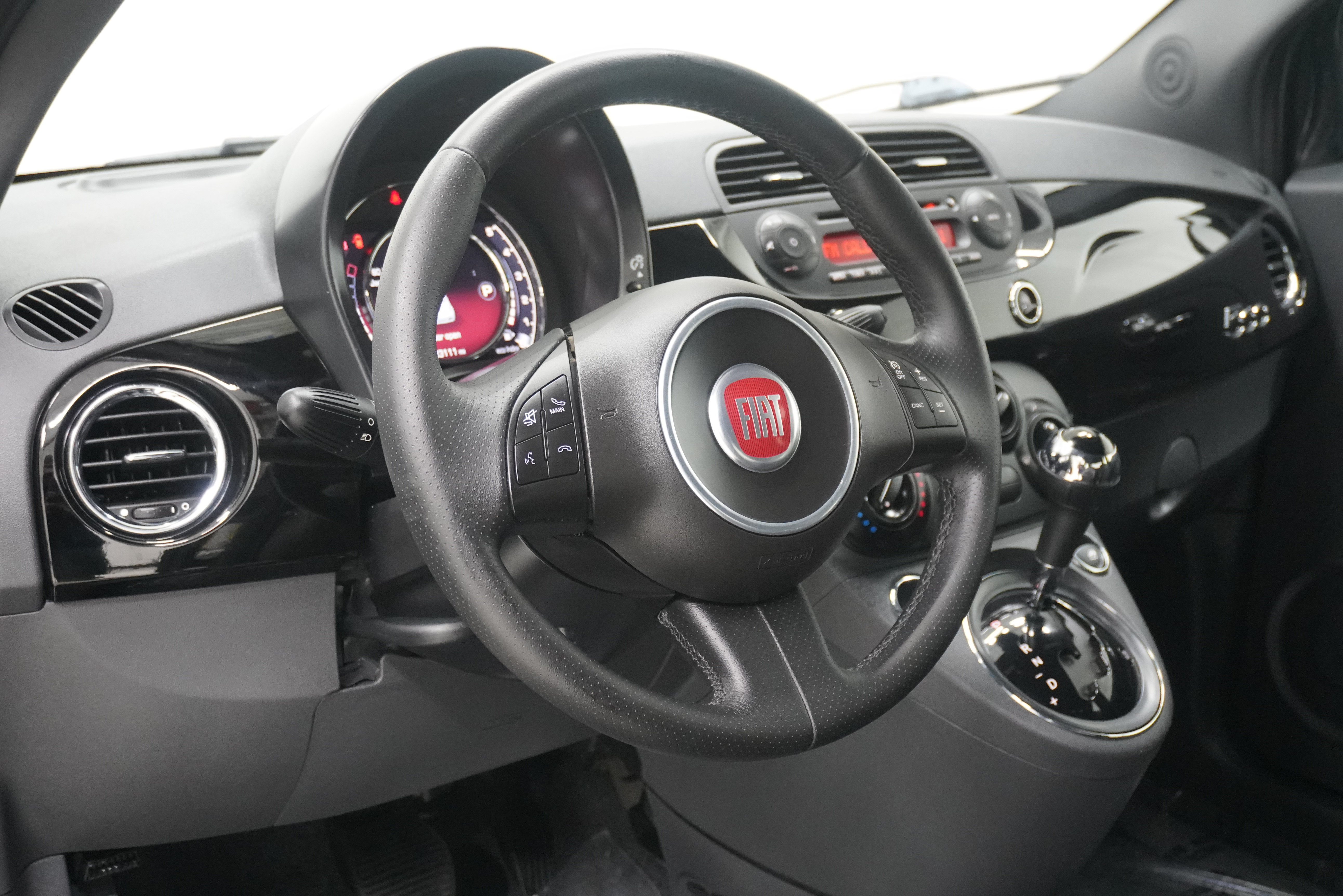 Used 2015 FIAT 500 Sport FWD image 10