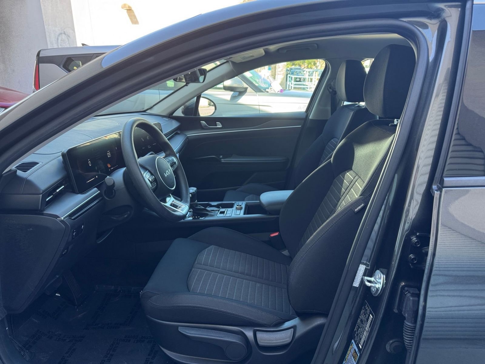 Used 2025 Kia K5 LXS image 27