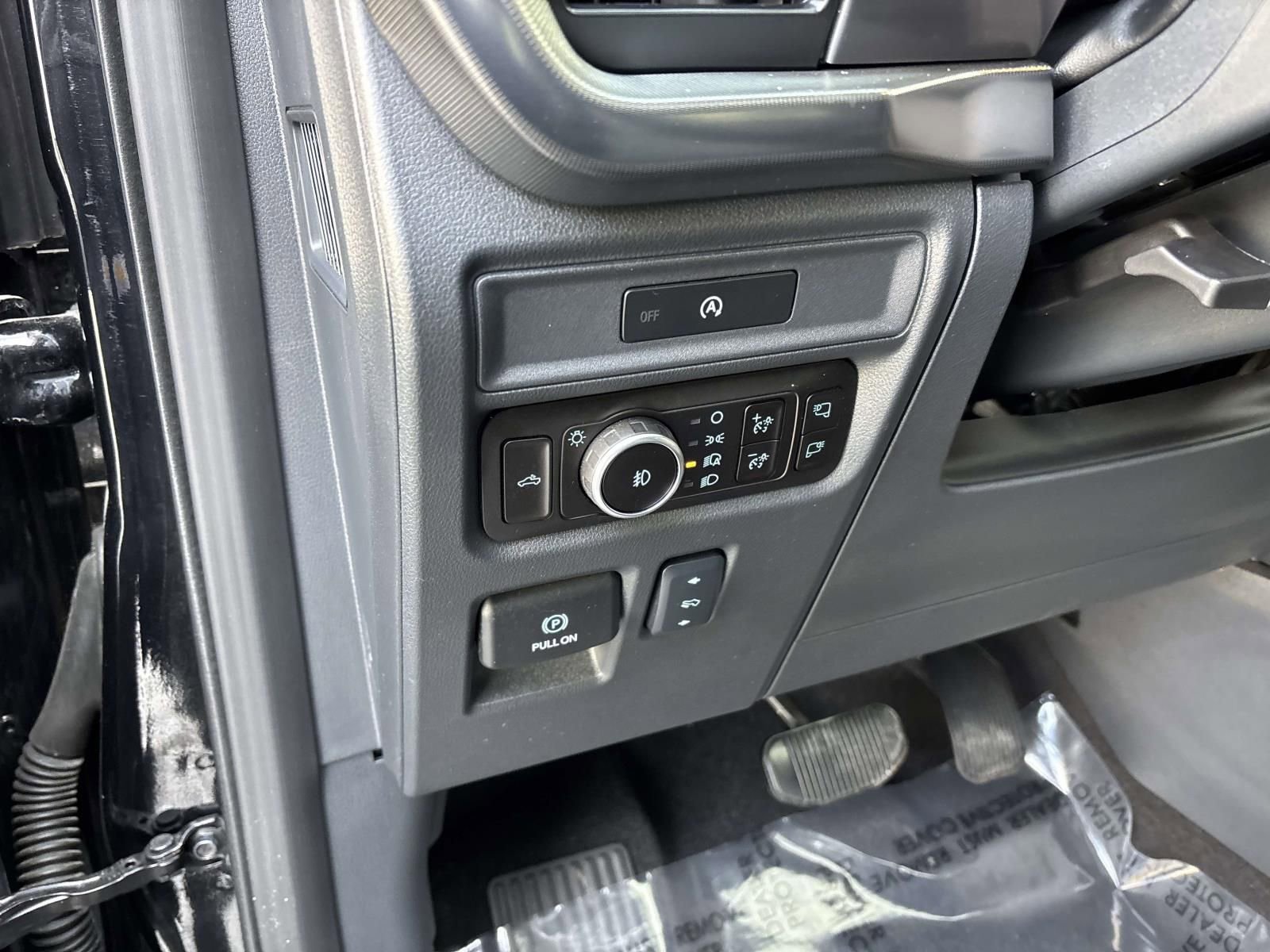 Used 2025 Ford F150 Lariat w/ Equipment Group 501A Mid image 17