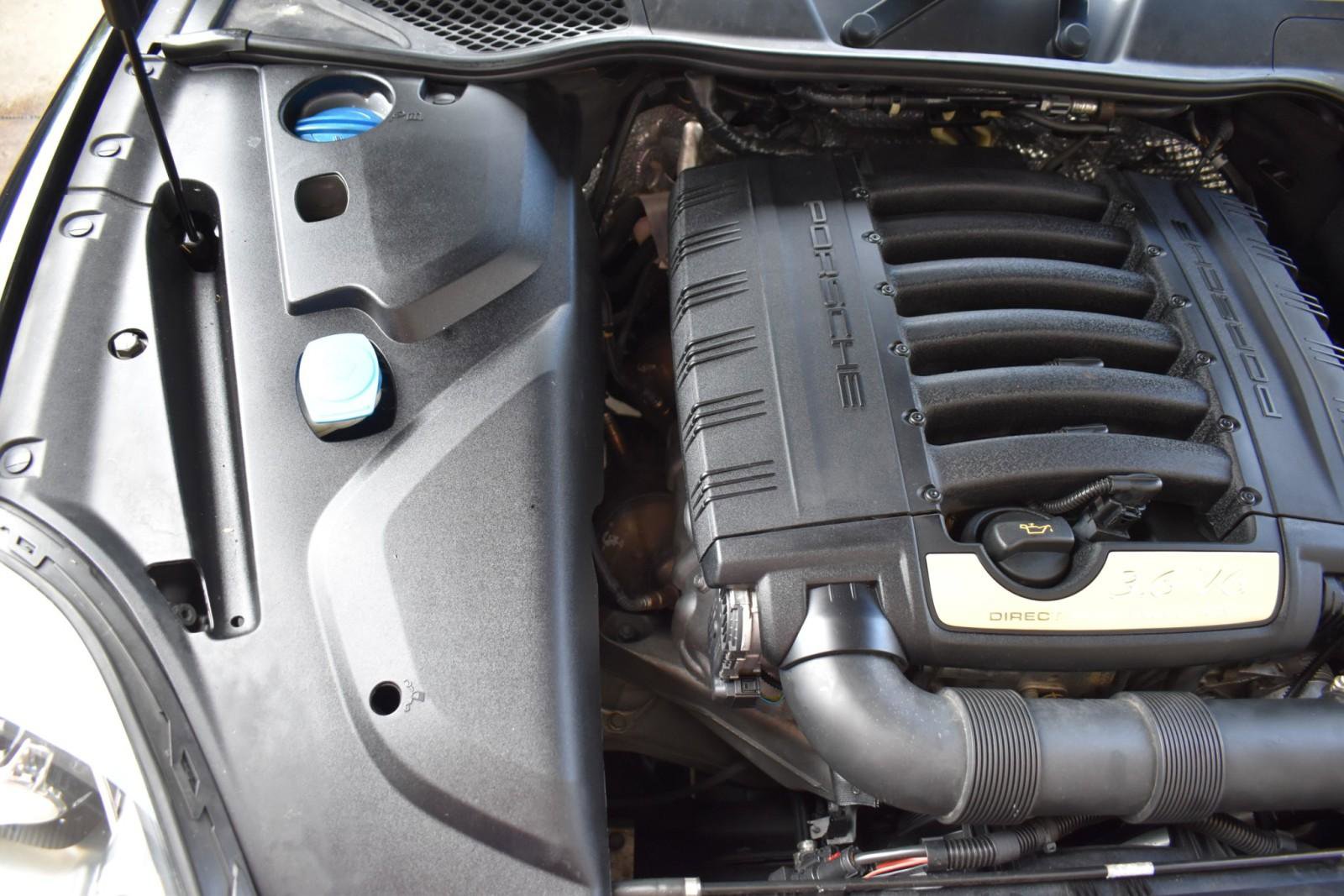 Used 2016 Porsche Cayenne image 49