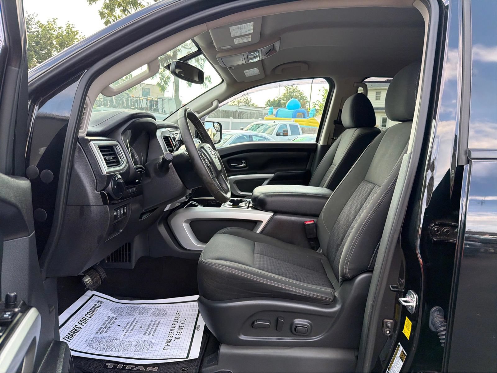 Used 2019 Nissan Titan SV w/ SV Convenience Package AWD/4WD image 8