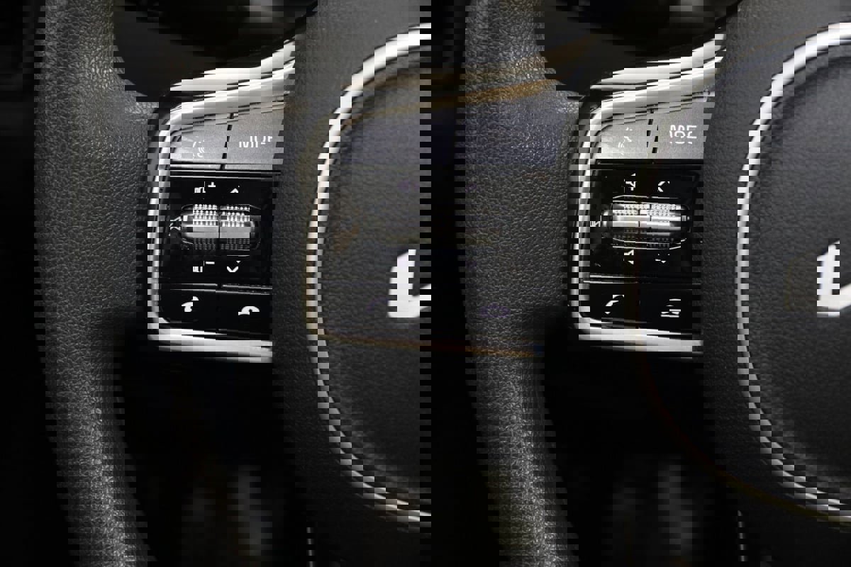 Used 2022 Kia Sorento LX image 31