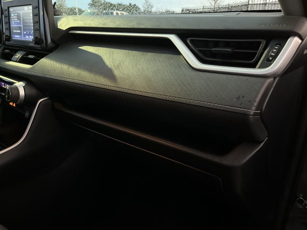 Used 2021 Toyota RAV4 XLE image 29