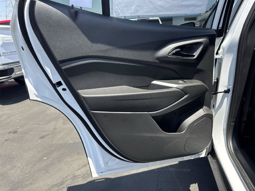 New 2026 Chevrolet Trax LT FWD image 25